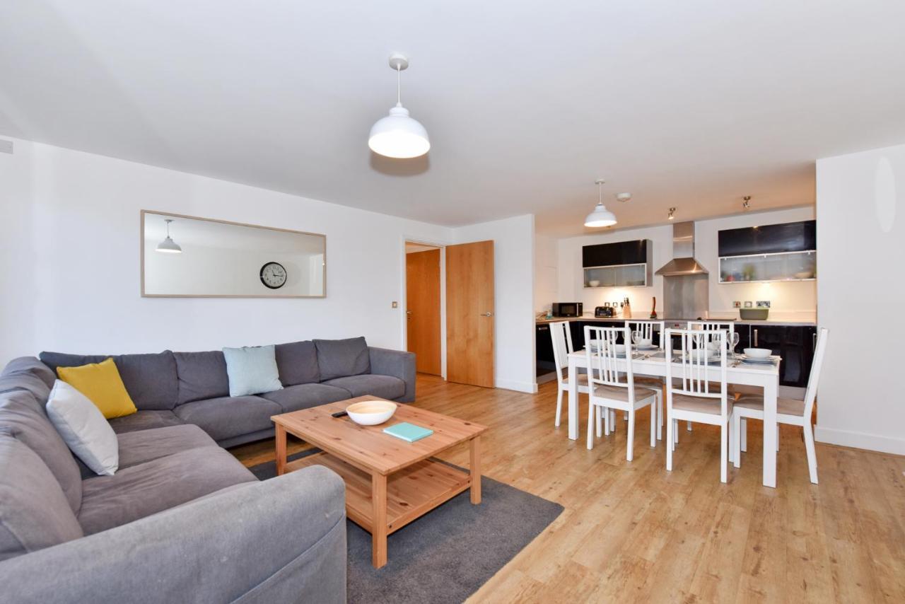 The Vizion Serviced Apartments From Pincott Properties - Free Parking, Private Balcony, And Wifi Milton Keynes Exterior foto