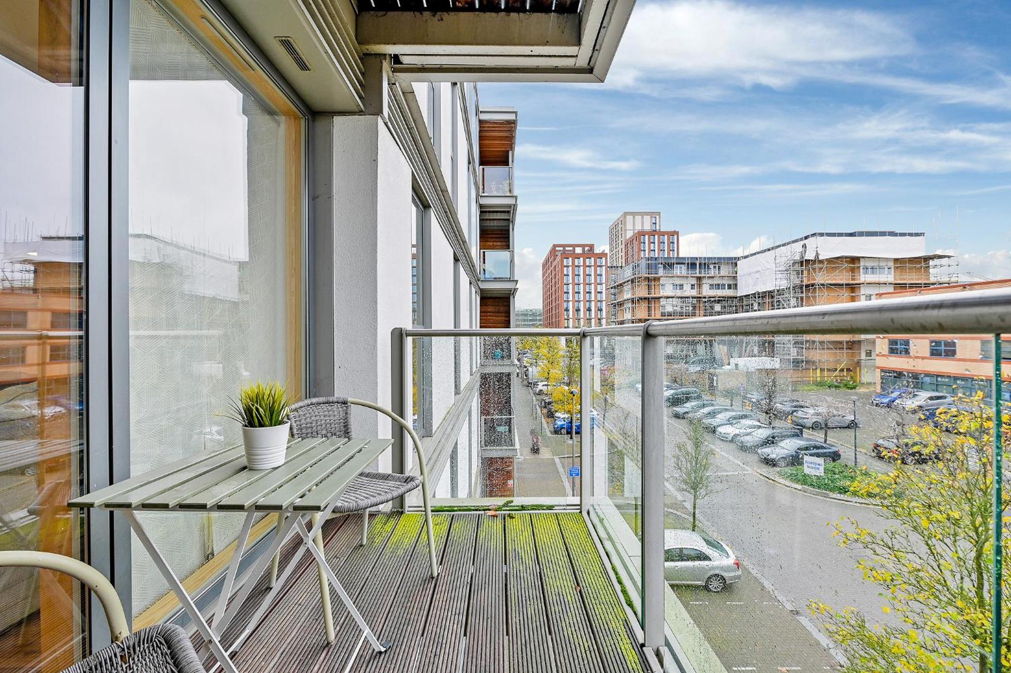 The Vizion Serviced Apartments From Pincott Properties - Free Parking, Private Balcony, And Wifi Milton Keynes Exterior foto